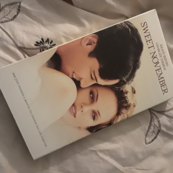 6/$15 Sweet November 2001 Warner bros VHS video tape - Picture 2 of 4